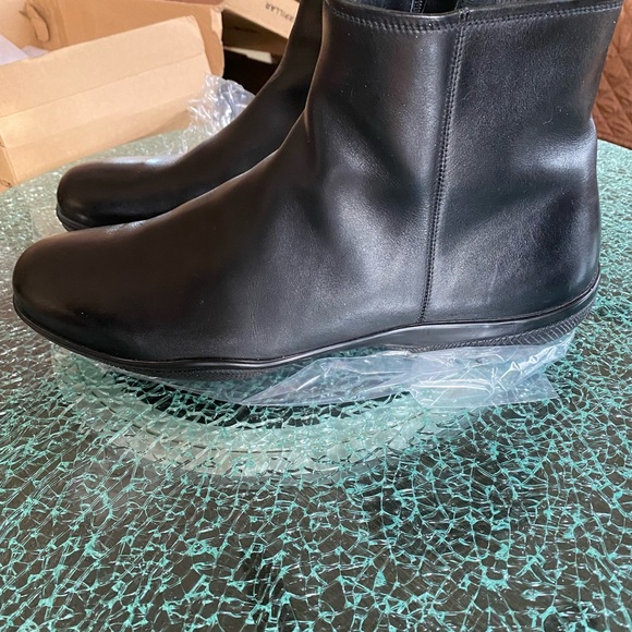 Prada Mens 9.5 Black Napa Leather Ankle Boots Side Zip 4T2011 Authenticated - Picture 13 of 14